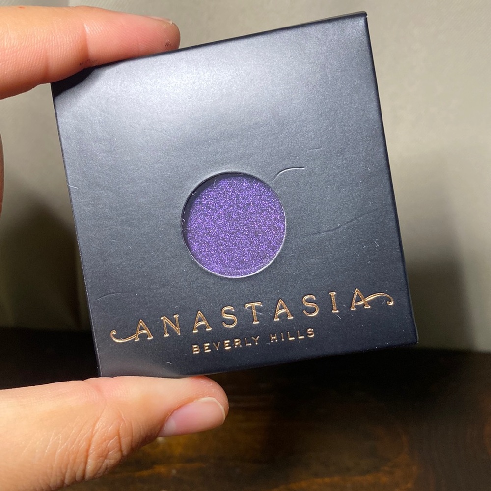 Anastasia Beverly Hills Purple Shimmer Shadow